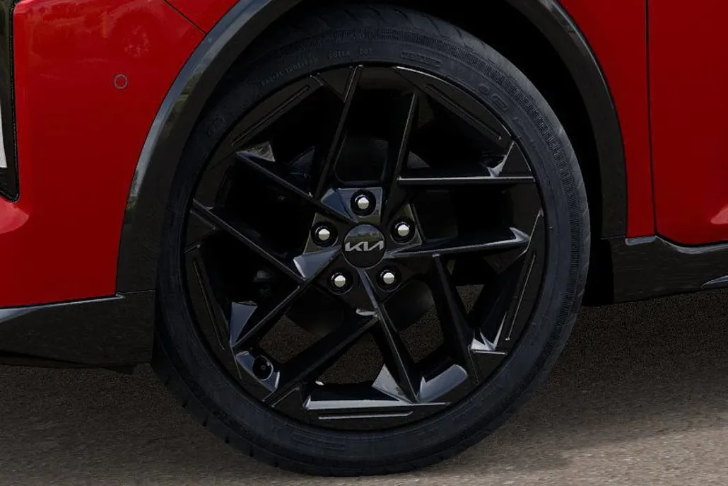 2025 Kia K4 GT-Line Turbo photo 1