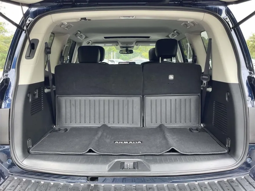 2024 Nissan Armada SL photo 1