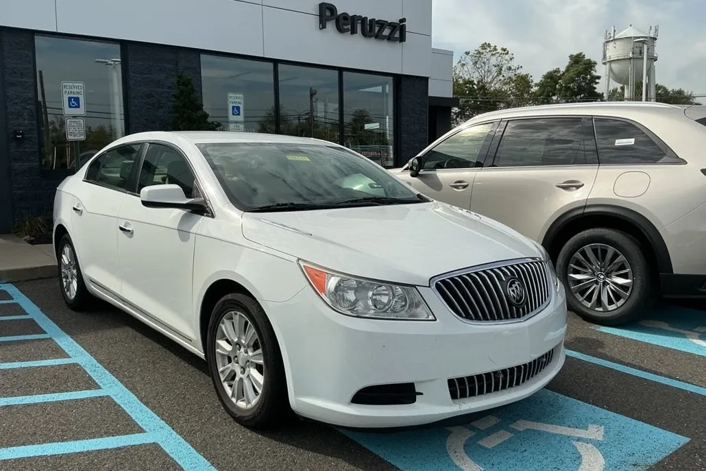 2013 Buick LaCrosse Base photo 1
