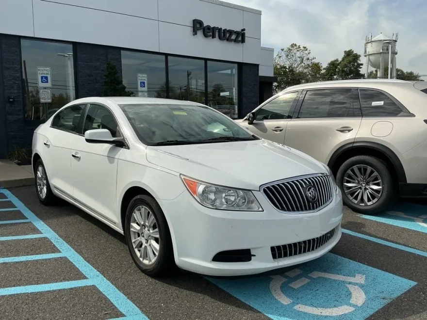 2013 Buick LaCrosse Base photo 1