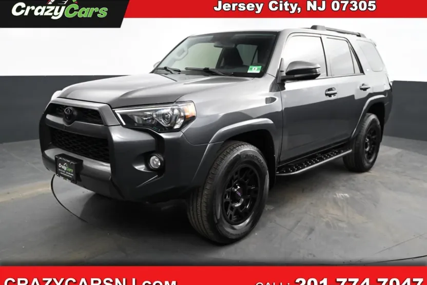 2018 Toyota 4Runner SR5 V6 4WD photo 1