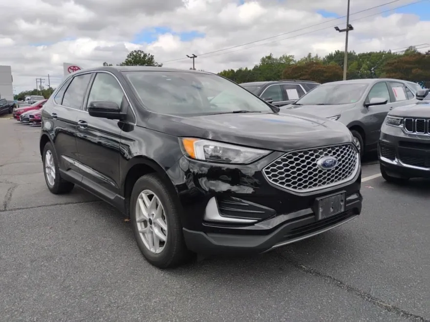 2024 Ford Edge SEL photo 1