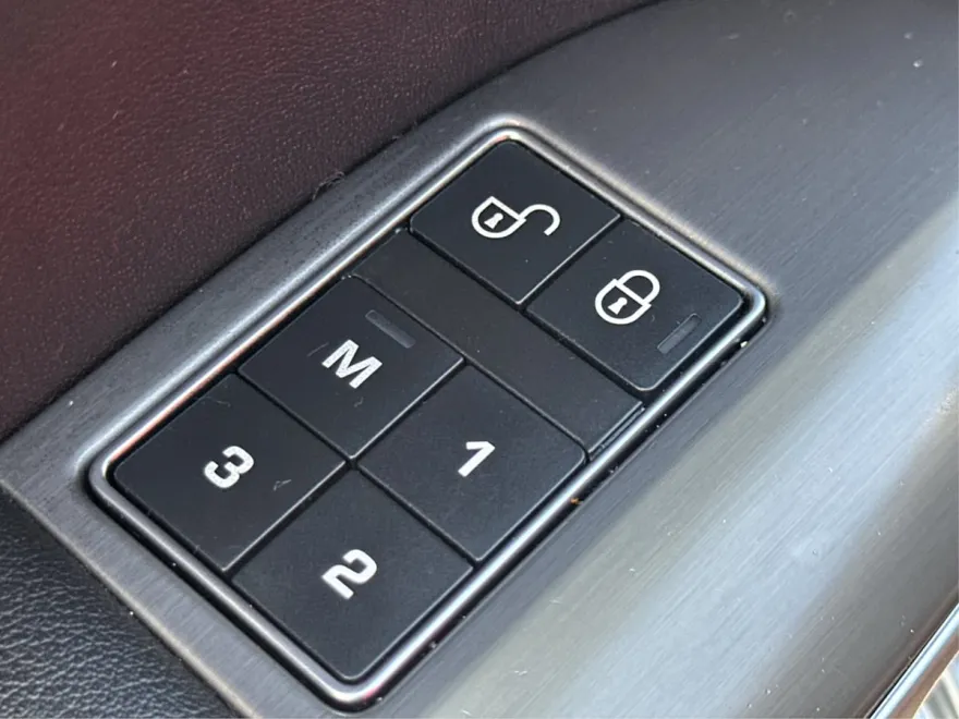 2020 Land Rover Range Rover Sport SE photo 30
