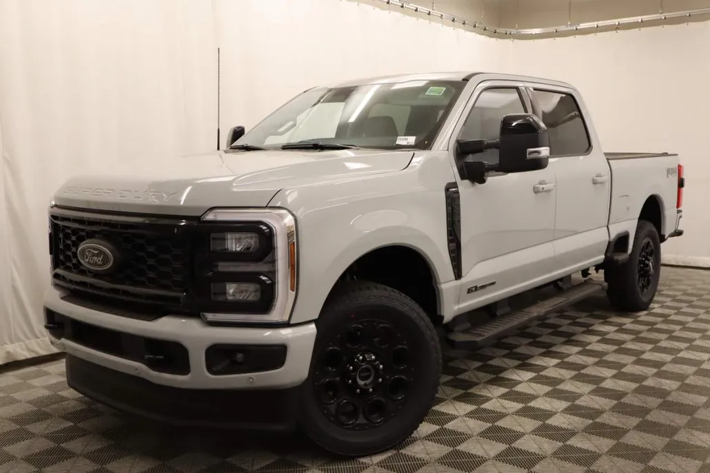 2025 Ford F-250 Lariat photo 1