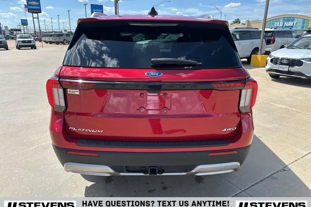 2025 Ford Explorer Platinum photo 1