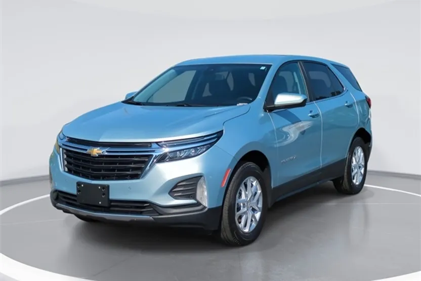 2022 Chevrolet Equinox LT photo 1