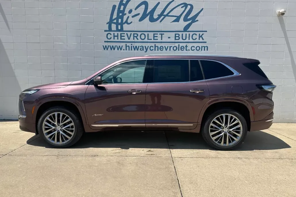 2025 Buick Enclave Avenir photo 1