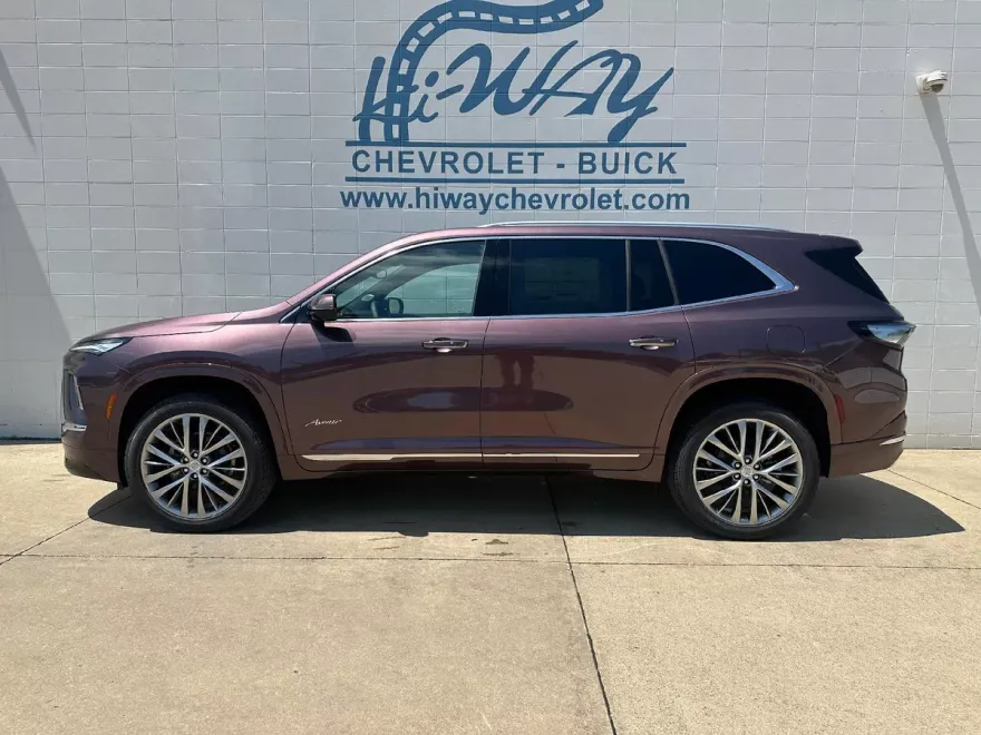 2025 Buick Enclave Avenir photo 1