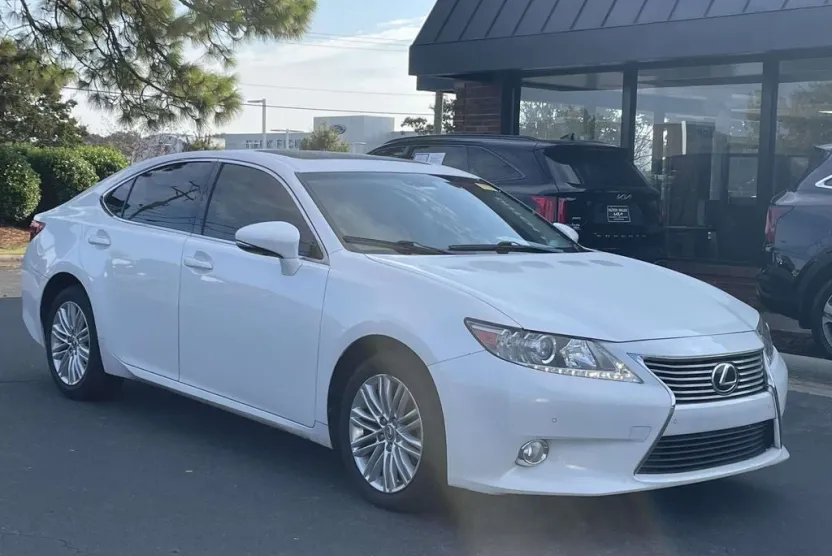 2013 Lexus ES 350 photo 1