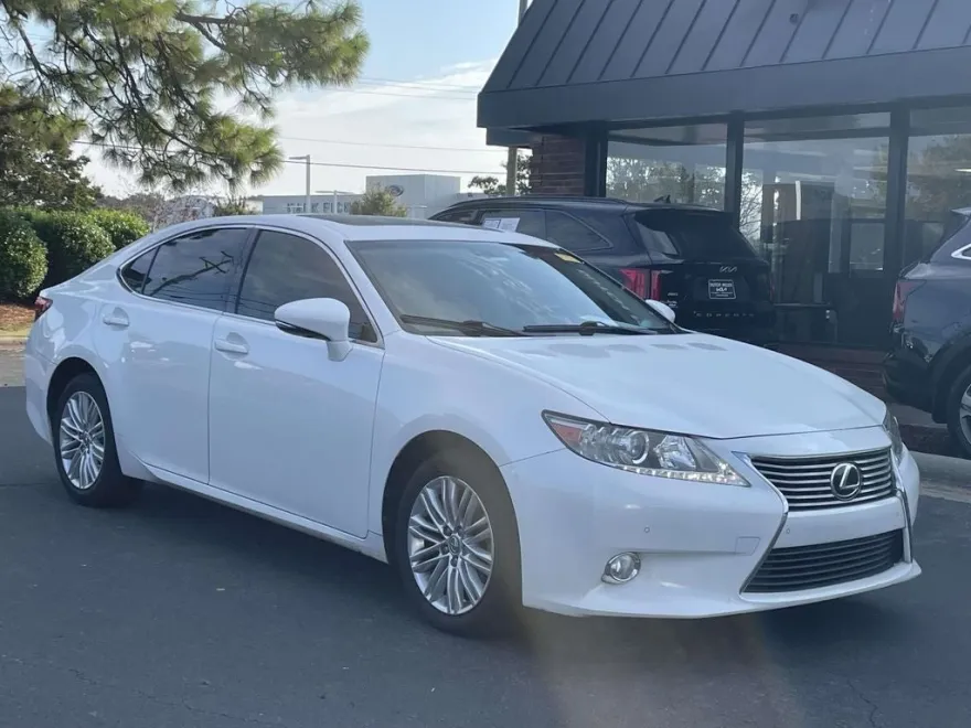 2013 Lexus ES 350 photo 1