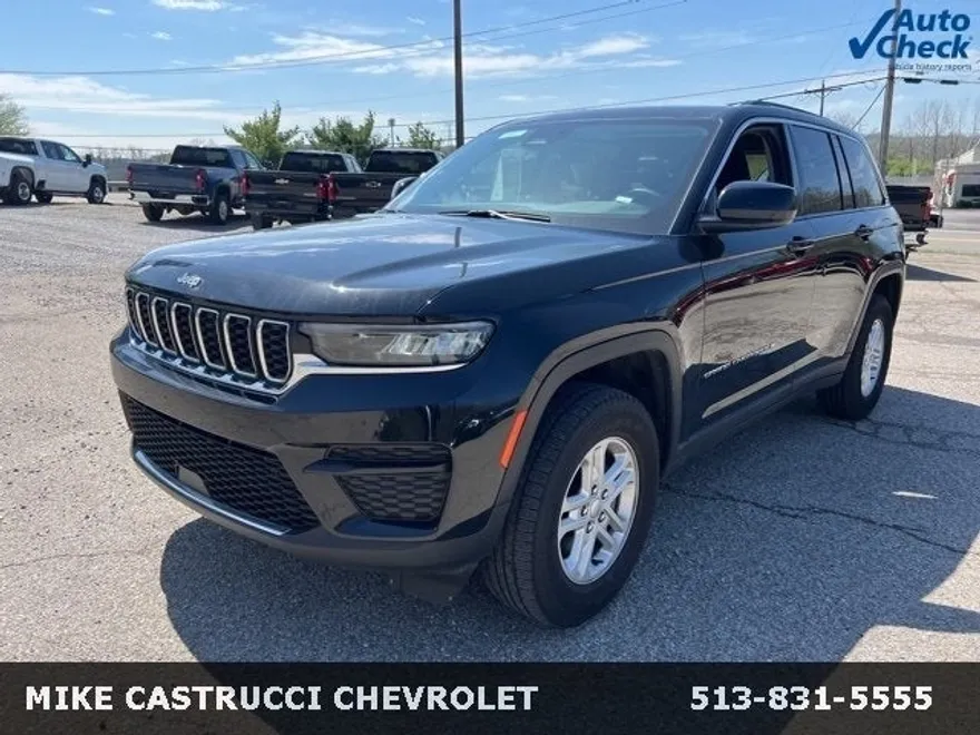 2023 Jeep Grand Cherokee Laredo photo 1