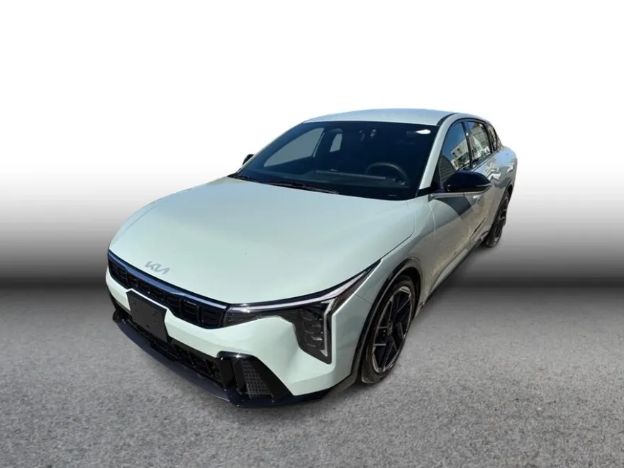 2025 Kia K4 GT-Line photo 1