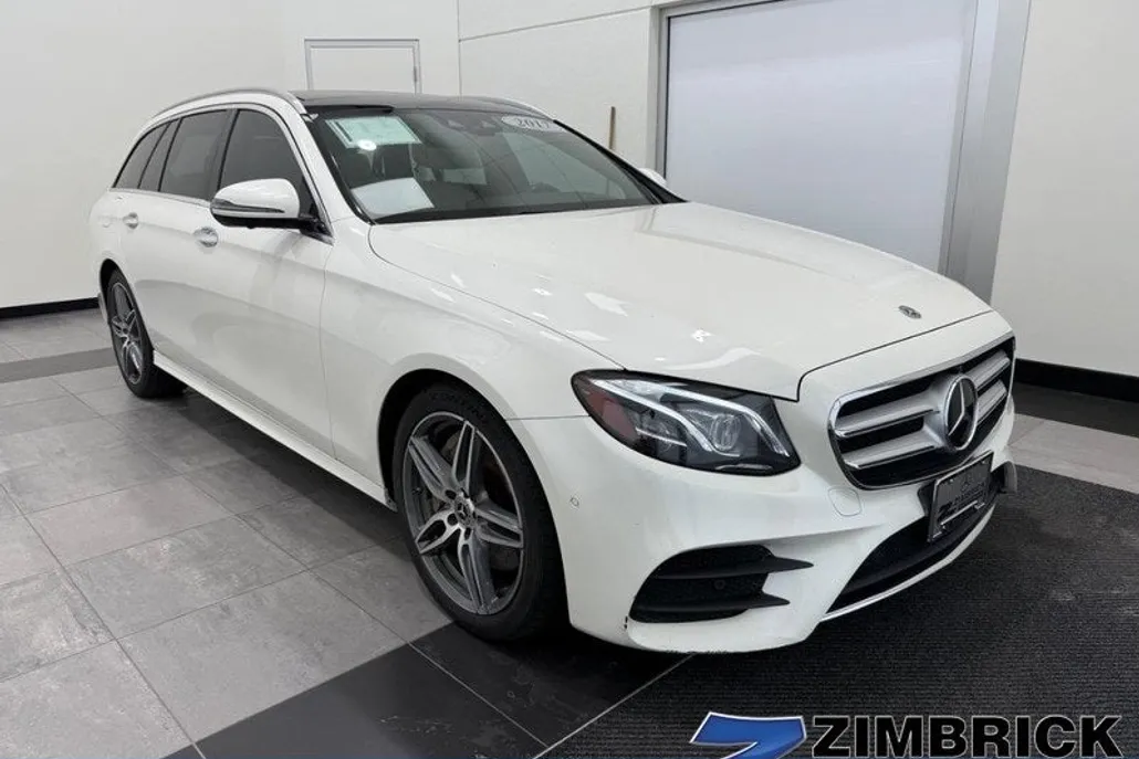 2017 Mercedes Benz E 400 photo 1