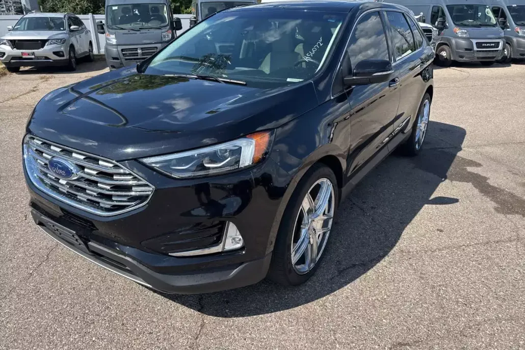 2020 Ford Edge Titanium photo 1