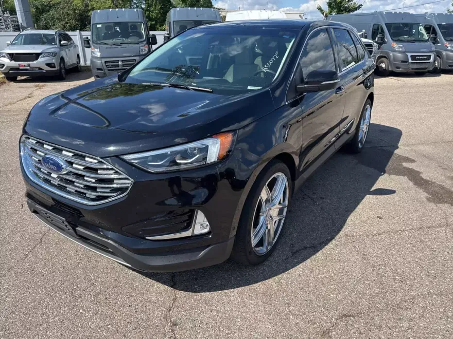 2020 Ford Edge Titanium photo 1