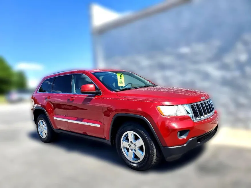 2011 Jeep Grand Cherokee Laredo Sport photo 1