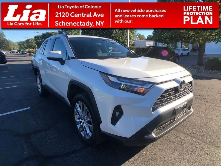2024 Toyota RAV4 XLE Premium photo 1