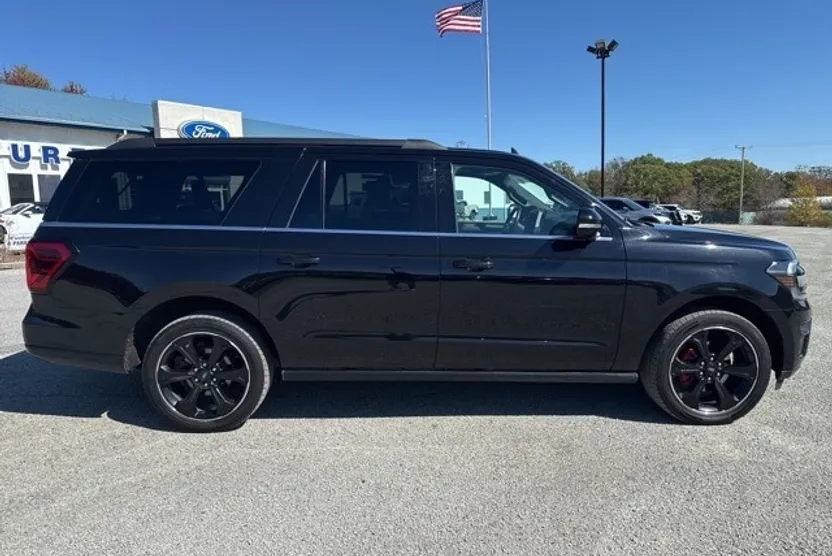 2023 Ford Expedition MAX Limited photo 1