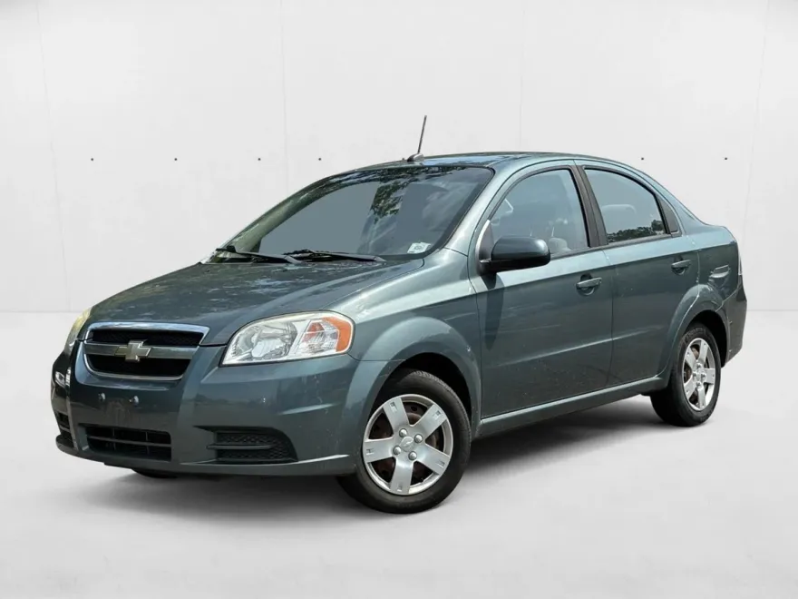 2010 Chevrolet Aveo LS photo 1
