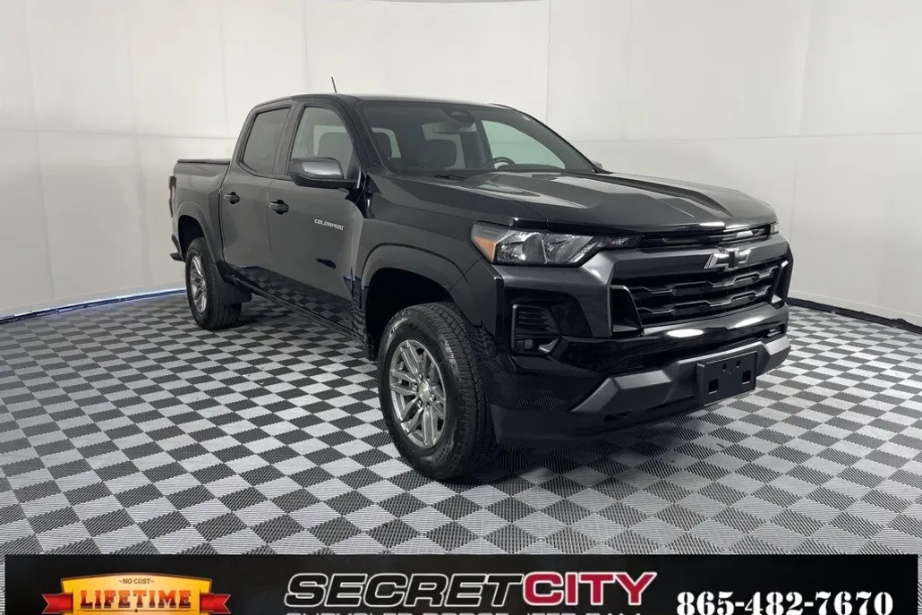 2023 Chevrolet Colorado LT photo 1