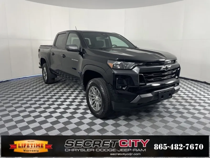 2023 Chevrolet Colorado LT photo 1