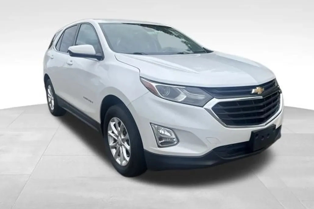 2020 Chevrolet Equinox LT photo 1
