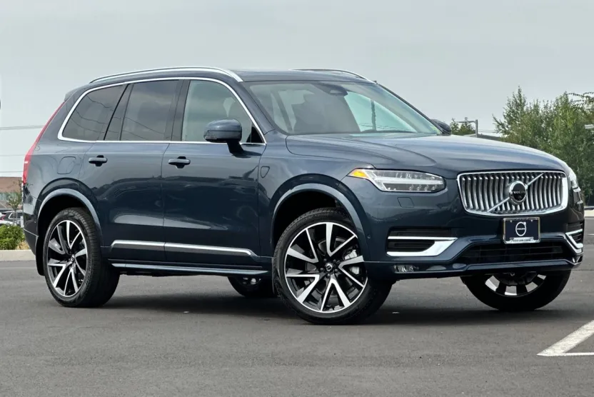 2025 Volvo XC90 Plus photo 1
