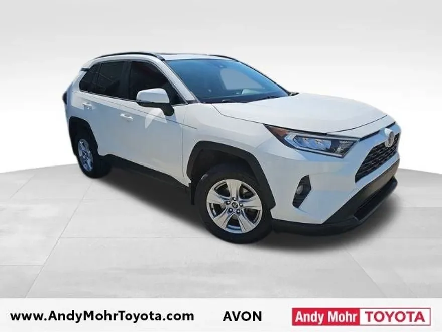 2019 Toyota RAV4 XLE photo 1