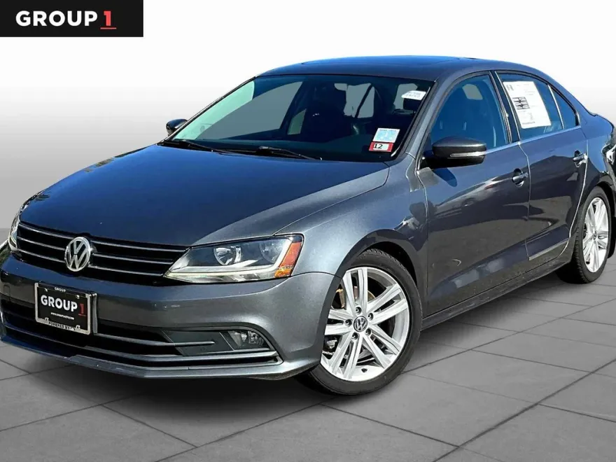 2017 Volkswagen Jetta 1.8T SEL photo 1
