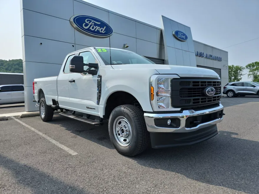 2025 Ford F-250 XL photo 1