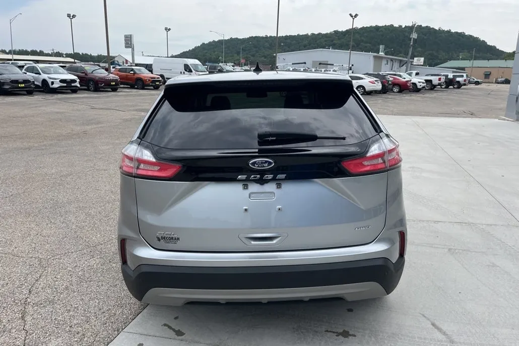 2023 Ford Edge SEL photo 1