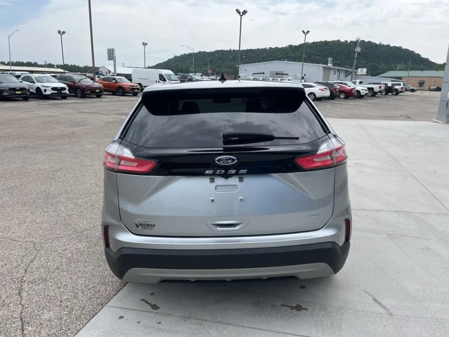 2023 Ford Edge SEL photo 1