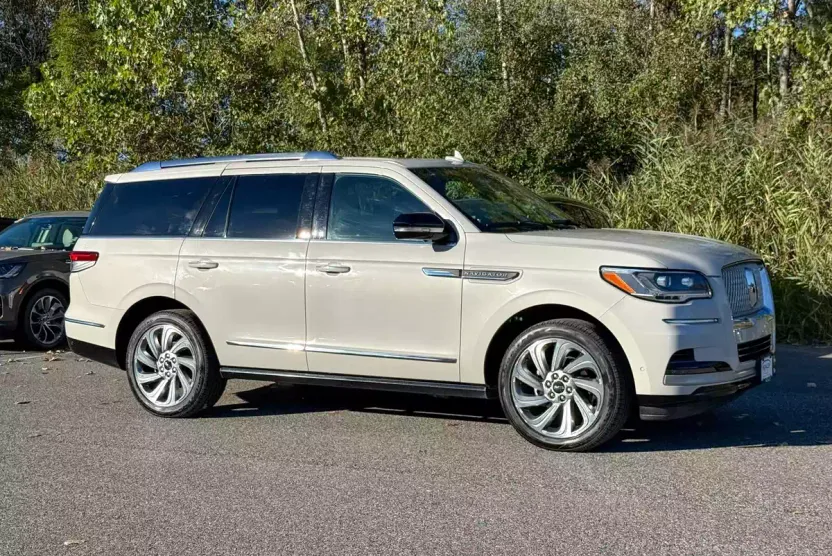 2023 Lincoln Navigator Reserve photo 1