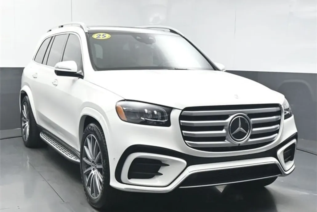 2025 Mercedes Benz GLS 450 4MATIC photo 1