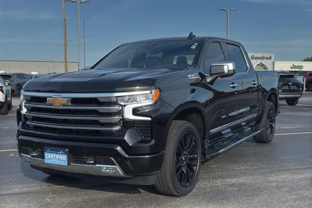 2024 Chevrolet Silverado 1500 High Country photo 1