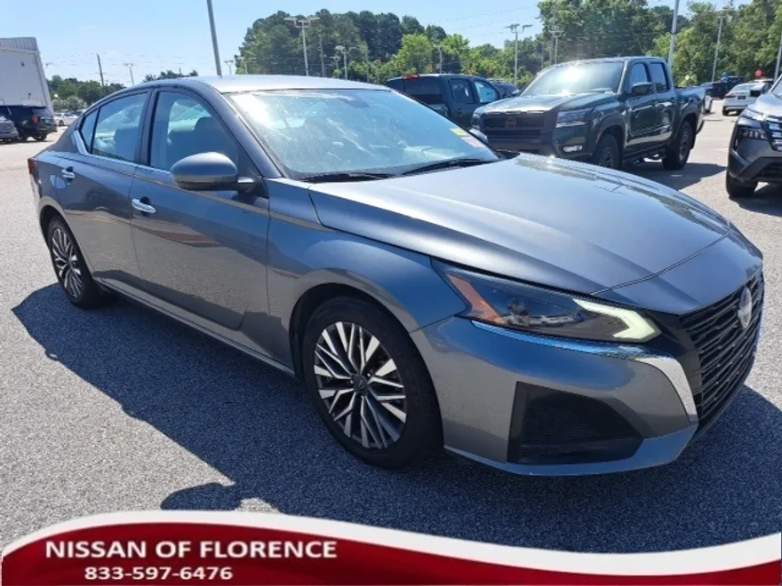 2023 Nissan Altima 2.5 SV photo 1