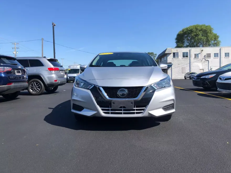 2020 Nissan Versa 1.6 SV photo 1