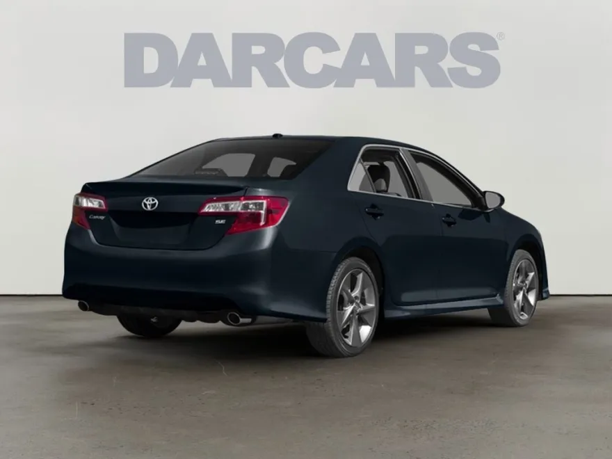 2014 Toyota Camry SE photo 1