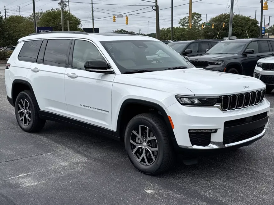2025 Jeep Grand Cherokee Limited photo 1