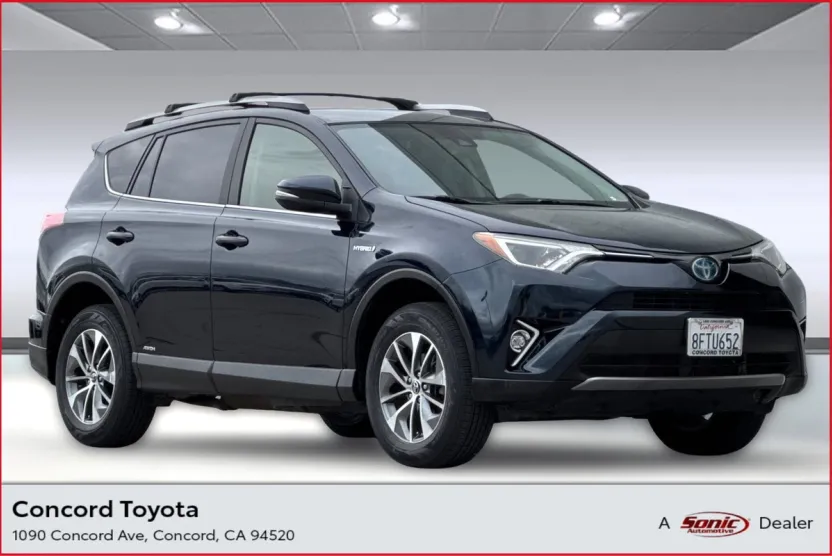 2018 Toyota RAV4 Hybrid LE photo 1