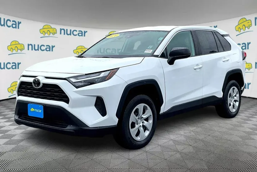 2024 Toyota RAV4 LE photo 1