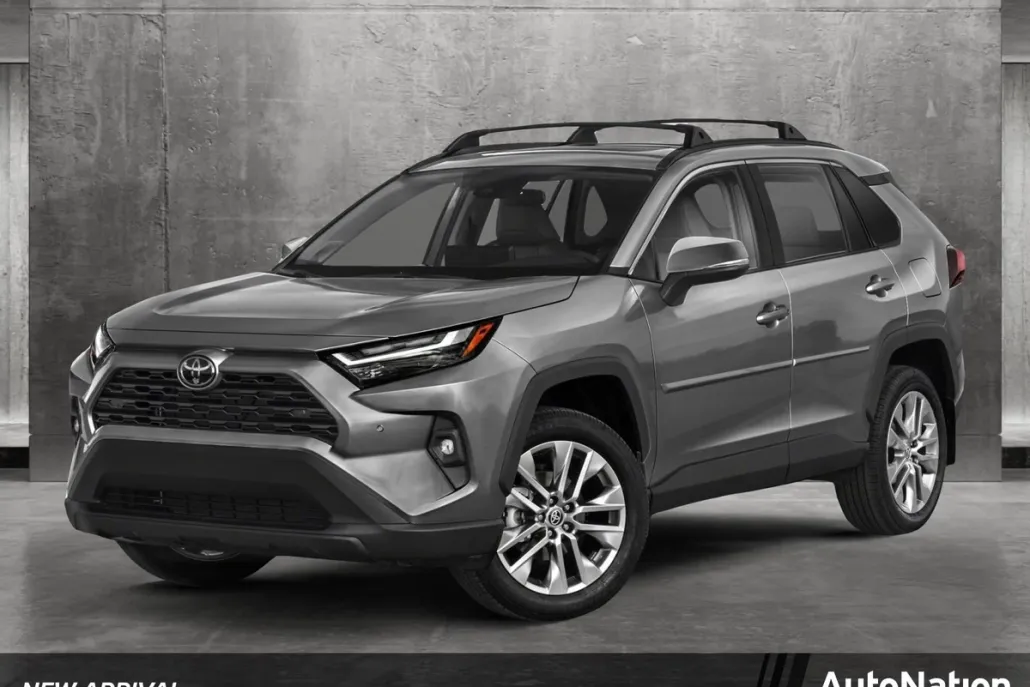 2024 Toyota RAV4 XLE photo 1