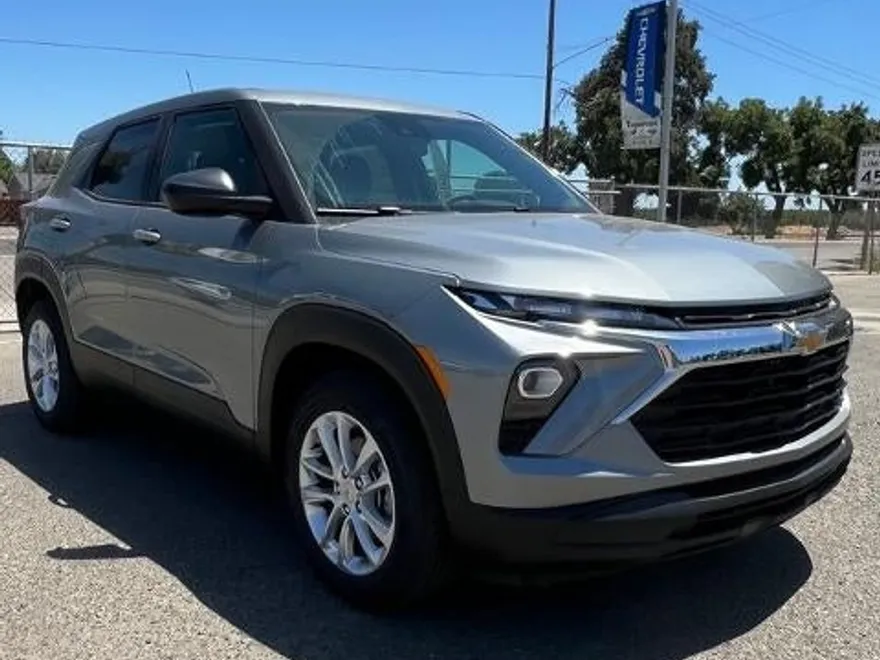 2026 Chevrolet Trailblazer LS photo 1