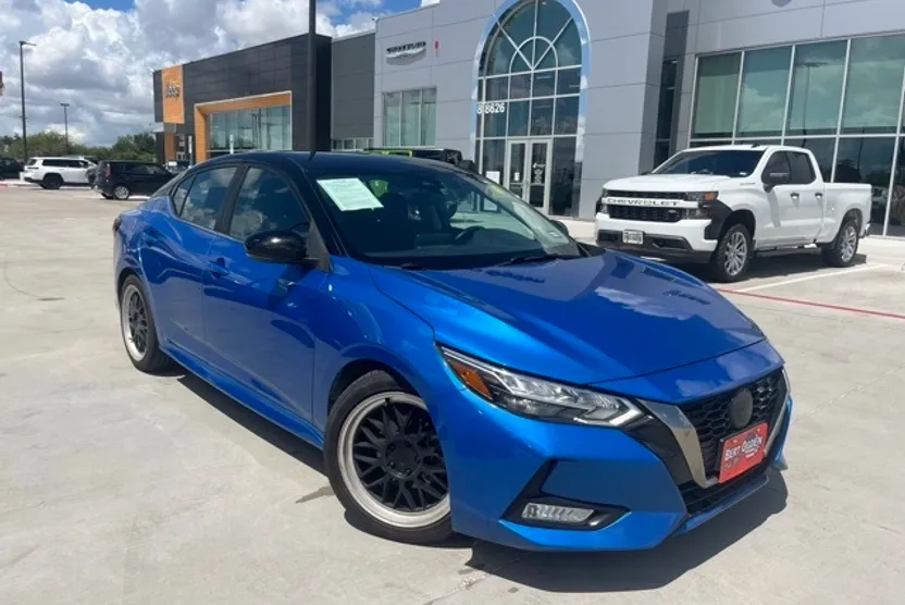 2022 Nissan Sentra SR photo 1