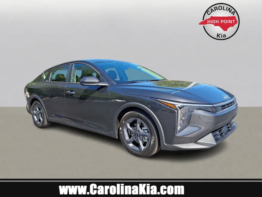 2025 Kia K4 LXS photo 1