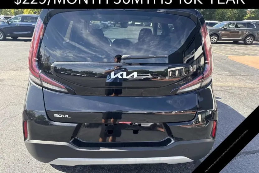 2025 Kia Soul LX photo 1