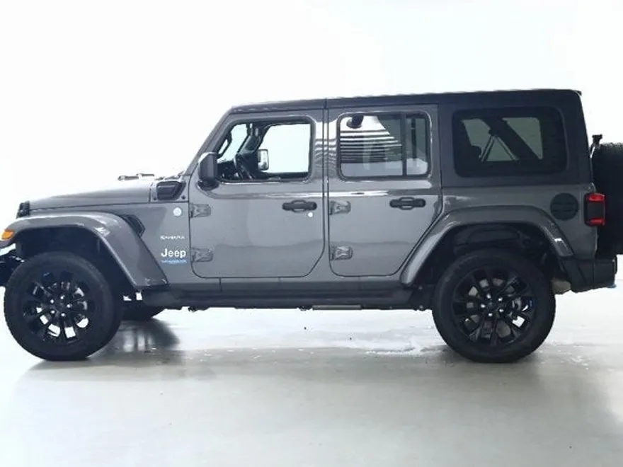 2022 Jeep Wrangler Unlimited Sahara High Altitude 4xe photo 35