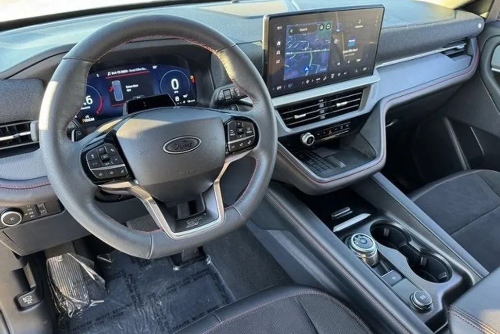 2025 Ford Explorer ST photo 1