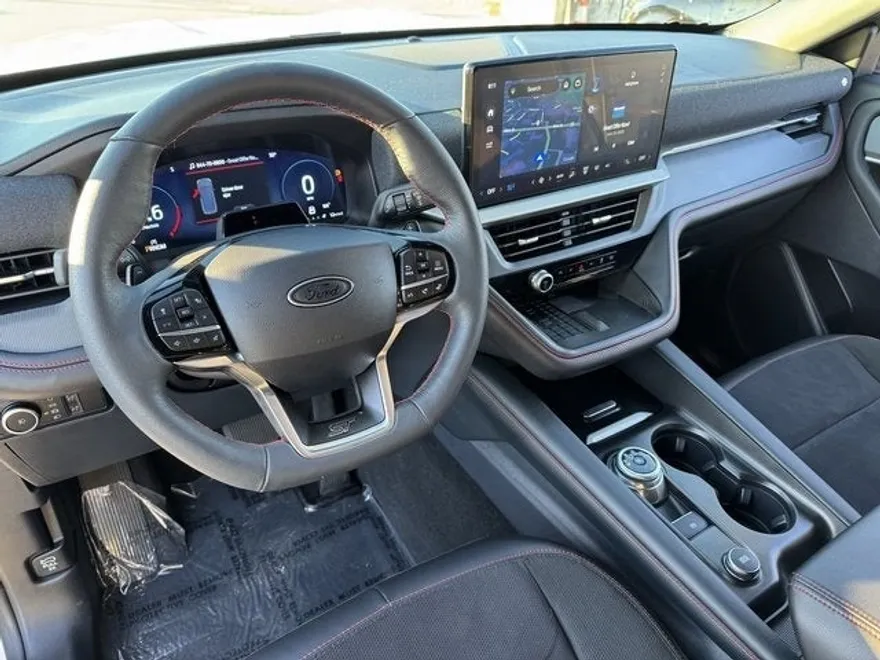 2025 Ford Explorer ST photo 1