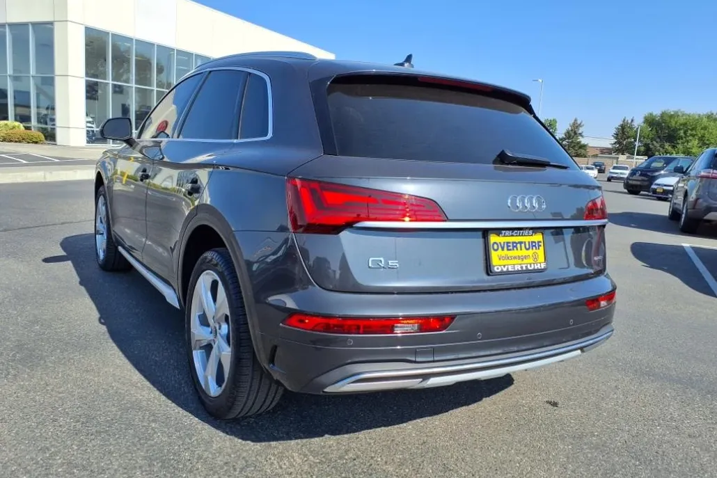 2021 Audi Q5 45 Premium photo 1